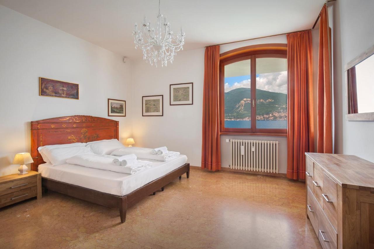 Villa Francesca-Grande Appartamento In Riva Al Lago Бренцоне сул Гарда Екстериор снимка