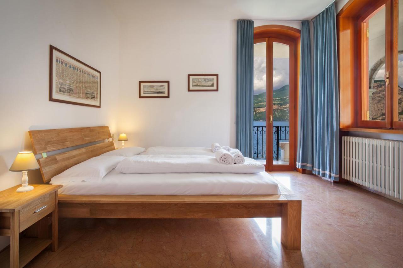 Villa Francesca-Grande Appartamento In Riva Al Lago Бренцоне сул Гарда Екстериор снимка
