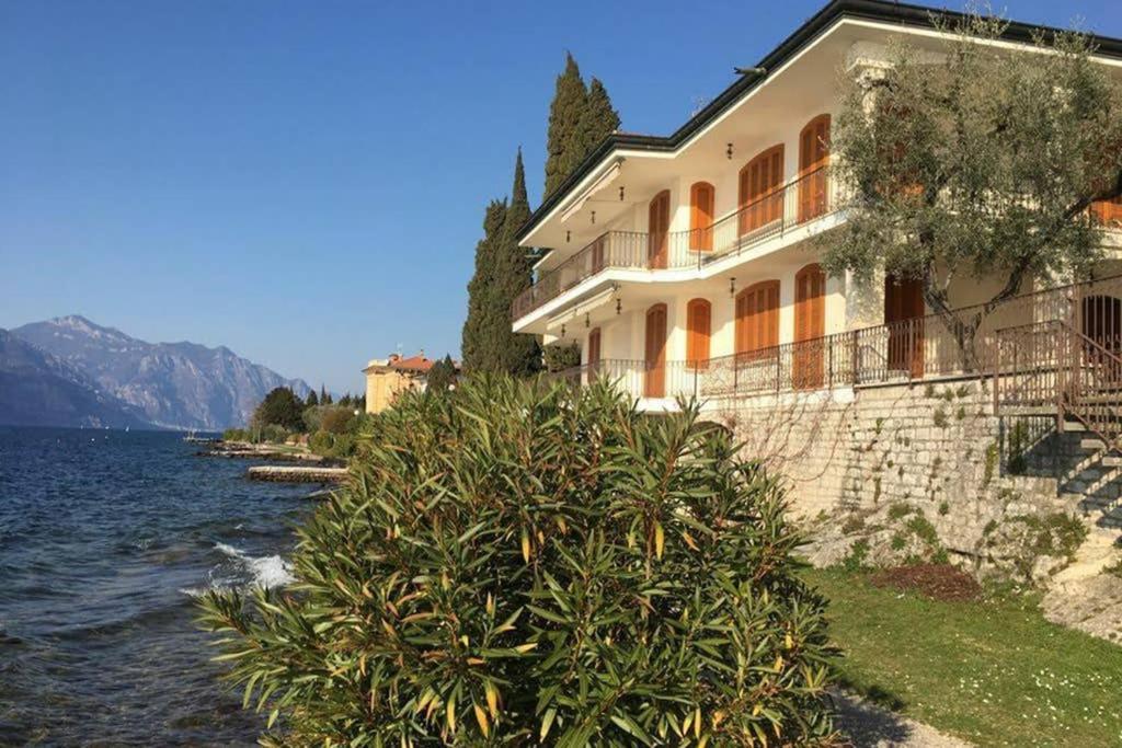 Villa Francesca-Grande Appartamento In Riva Al Lago Бренцоне сул Гарда Екстериор снимка